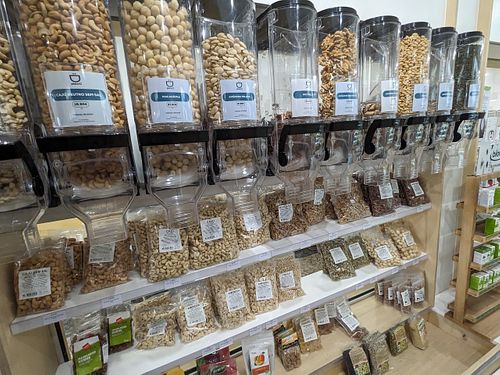 Bulk bins at Plano D in Funchal