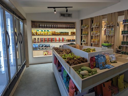 Downstairs, fresh produce and chilled/frozen at Plano D in Funchal