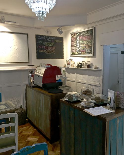 counter area at Kiwicha in Santiago