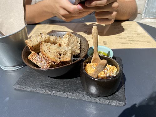Hummus with sourdough x at Apuro Vegan Bar in Porto