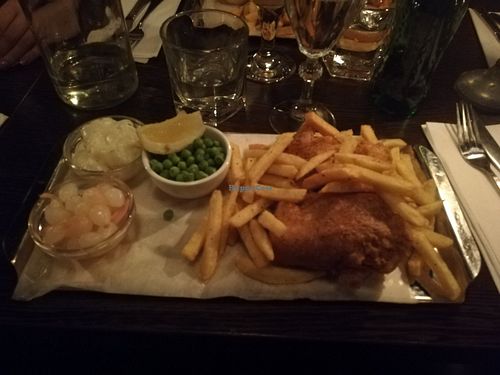Vegan f*sh(tofu) and chips at Sherlock's in Uppsala