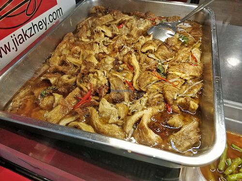 Tau kee at Jiak Zhey 吃斋 - White Sands in East Singapore