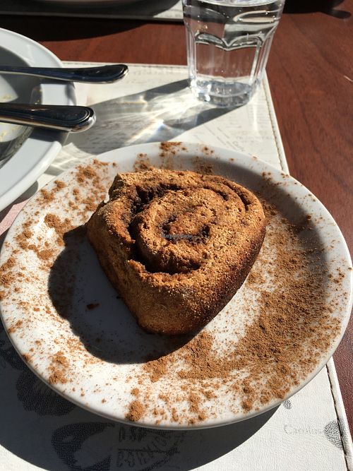 Roll de canela  at Caléndula in Mendoza