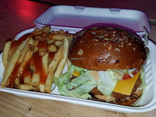 Big Jack and fries at Biff's x Brewdog - Dalston in North London