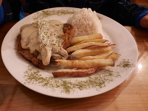 Milanesa en salsa de hongos (veganes Schnitzel) at Prana Vegan in Arequipa