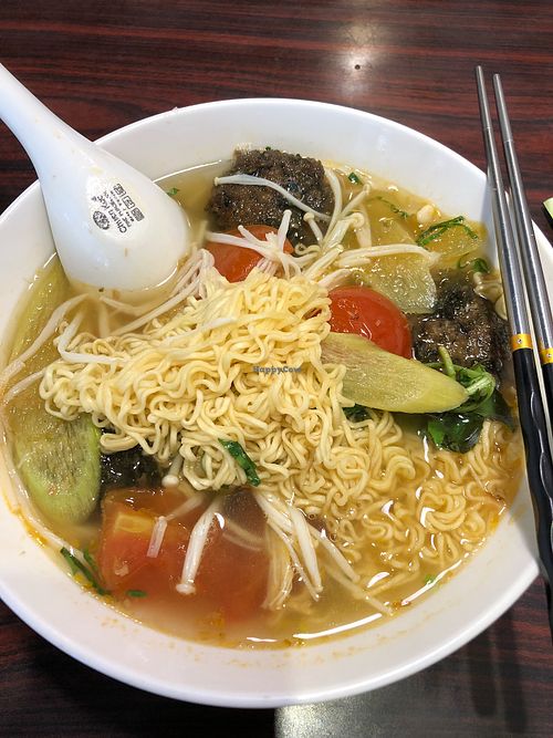 酸辣海苔豆腐酥麵 at Yuè Xiāng YǎngShēng SùShí 越鄉養生素食 in Taipei