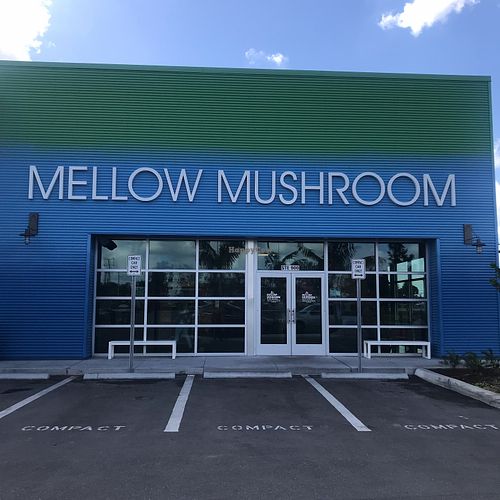 Restaurant entrance at Mellow Mushroom in Fort Myers