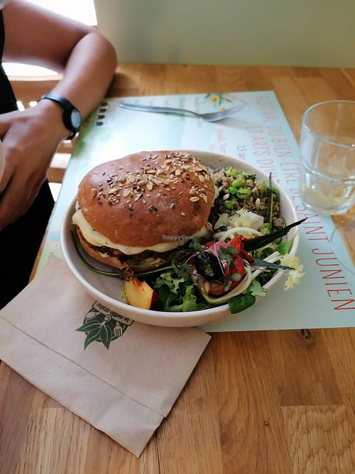 Vegan burger at la petite graine in Limoges
