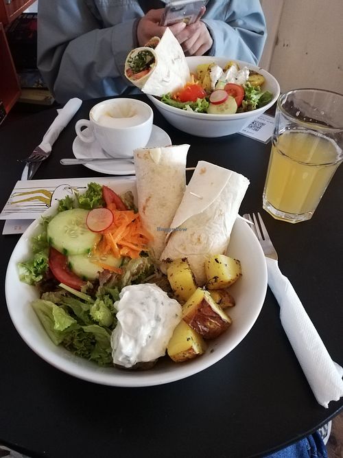 This was the daily menu of the 21/10/2021... Soooooool good omg😍😍😍 at Café Babel in Stuttgart