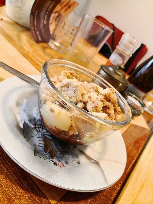 Crumble poires at La Case à Palabres in Salon-de-provence