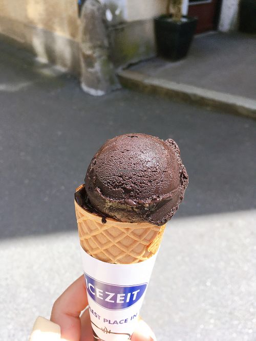 chocolate-apricot at Icezeit in Salzburg