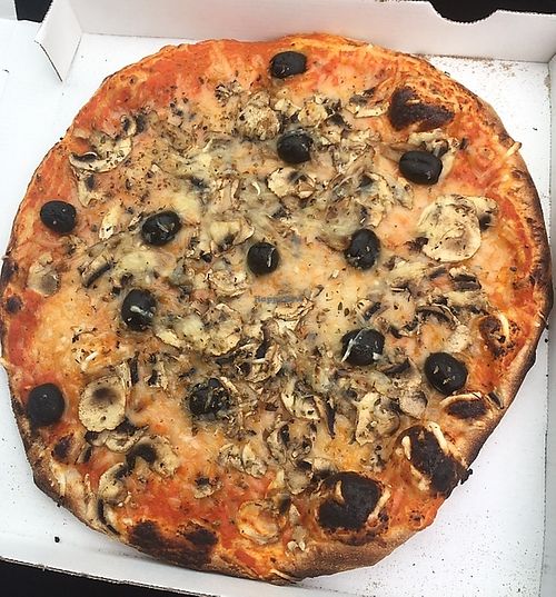 Pizza végane at Pizza à GoGo in Saint-gervais-la-foret