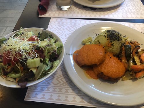 My daily menu meal of cutlets and the side salad  at Vegehop in Zagreb