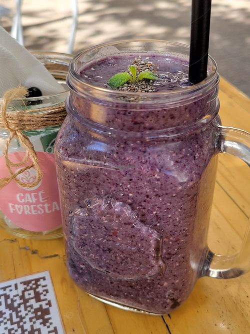 Berry smoothie at Cafe del Forestal in Santiago