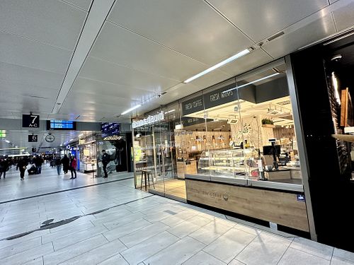 store front  at Dean & David - Hauptbahnhof in Dusseldorf