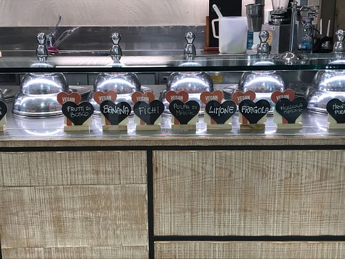 Vegan flavours at Gelateria Pescara La Fonte in Pescara