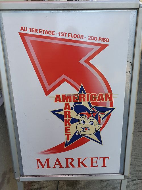 Street sign at The Vegan Market in Geneva