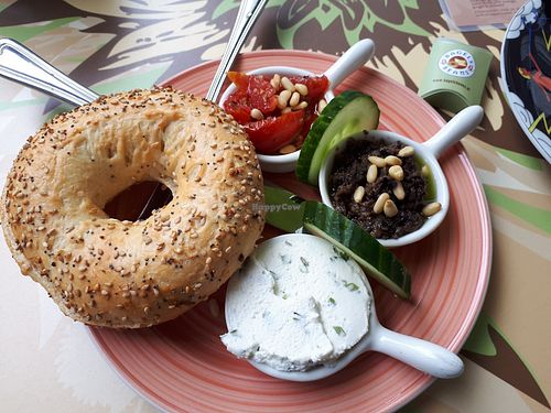 Creem cheese bagel tuscany 5.95€ at Bagels & Beans in Roermond