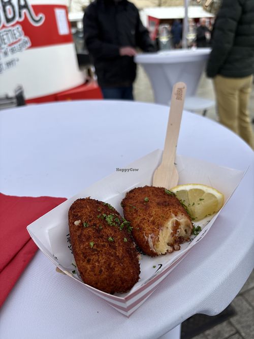 Quatro fromage Krokette vegetarian  at Maart um Knuedler in Luxembourg City