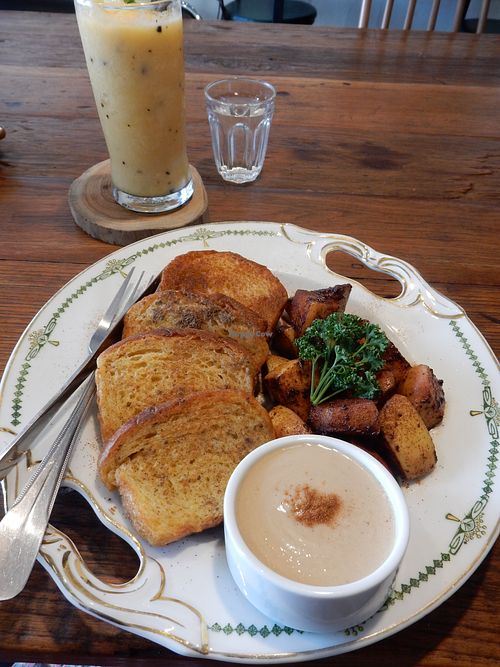 French brioche toast with caramelised apples and cinnamon at Asa Vegan Kitchen and Studio in Chiang Mai