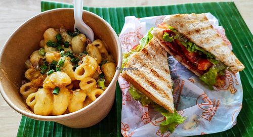 Mac & Cheese and BLT at Munchies Tha Phae Gate in Chiang Mai