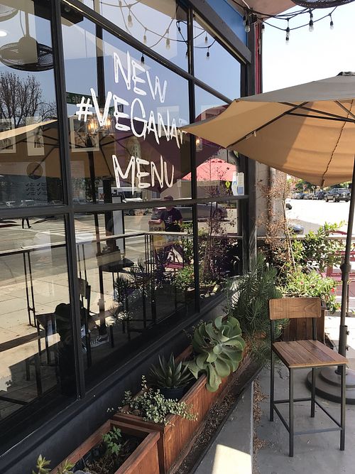 Patio yo-yo! at Soup Goddess in Burbank