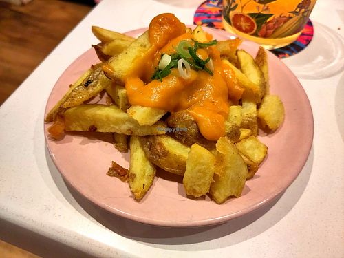 Cheesy fries at Deer Mama in Amsterdam