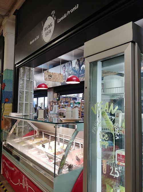 Vegan ice cream and ice pops at A Loja de Herdade in Lisbon