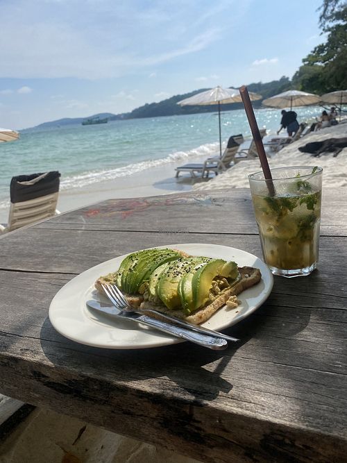 Avocado pesto toast  at Flow Beach Cafe. - Seaddict in Koh Samet