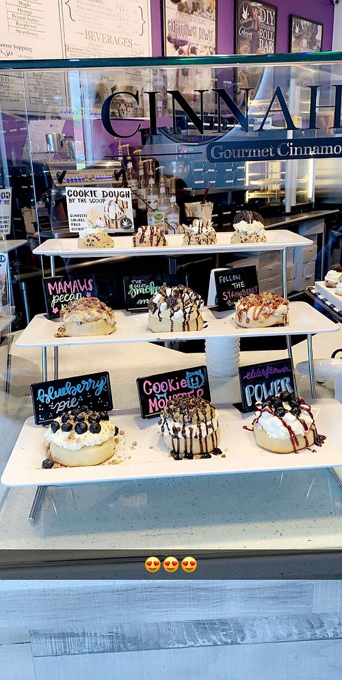 Cinnaholic Knoxville Tennessee Bakery HappyCow