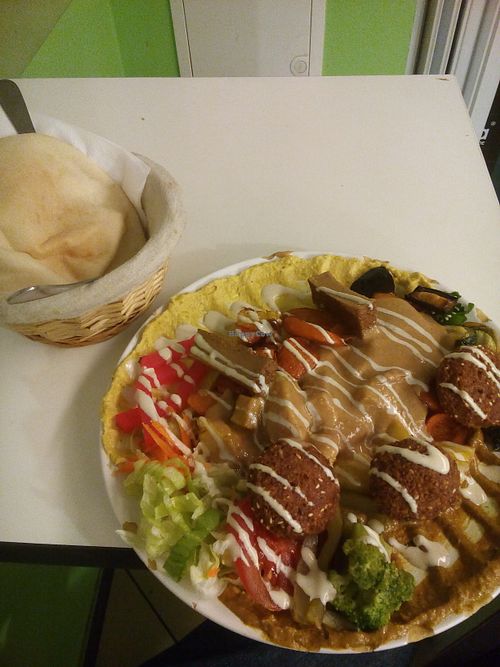 Vegan Tutti plate at Tutti Island in Berlin