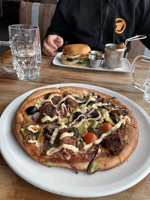 Vegan Pulled Oumph pizza at Peppes Pizza in Aalesund
