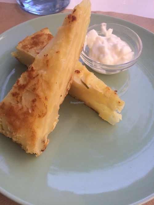 Tortilla de patatas con alioli at Cafe Madrigal in Valencia
