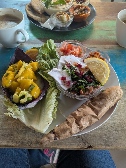 Vegan Peruvian at Jorden ar bla som en apelsin in Uppsala