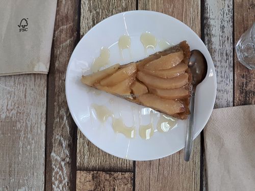 Tarte aux poire at Mon Resto Sans Gluten in Paris