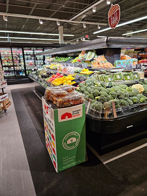  at Heinen's Grocery Store in Chagrin Falls