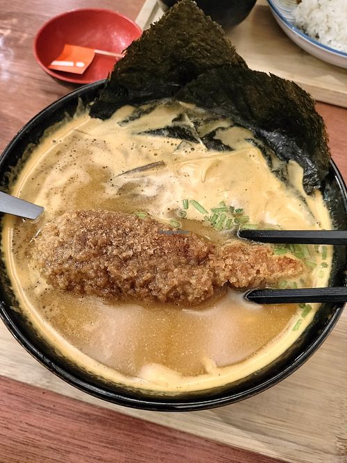 Laksa ramen with vegan fried chicken (not too spicy and extremely flavourful) at Hǎo Xiǎng Chī Bīng 好想吃冰 - Datong District in Taipei