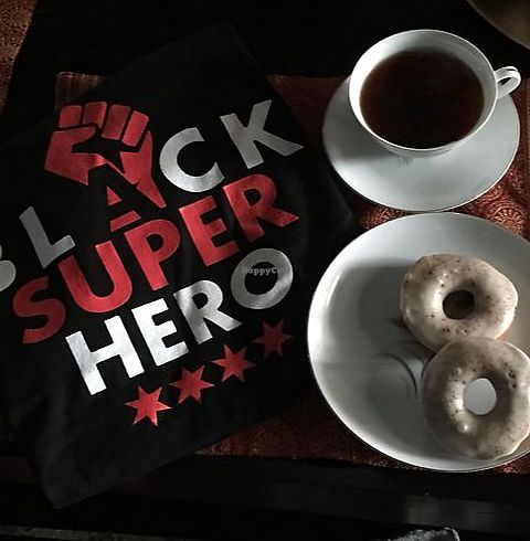 Drinks, treats, and beats at Heritage Cafe in Chicago