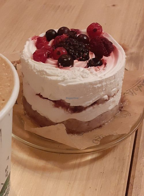Red fruits and cream cake at Aloha Vegan Delights - Maria Cristina in Valencia