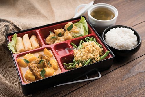 Vegetarian Curry Mutton + Cripsy Lotus w/ Butter Cream + Vegetable Spring Roll + Stir Fried French Bean w/ Preserved Turnip Set Meal
Photo credits to Vege Delish at Vege Delish in Selangor