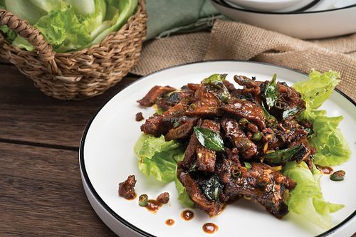 Vegetarian Kam Heong Fish
素甘香豆包鱼
Photo credits to Vege Delish at Vege Delish in Selangor