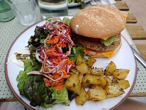 Vegan burger at Numero Dix in Saint-etienne