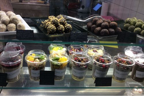 Raw desserts at Food Expert in Zagreb