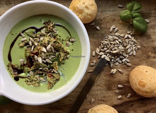 Spinach with sunflower seeds and dehydrated kale at Food Expert in Zagreb