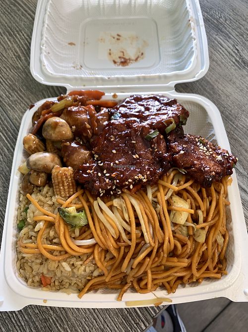 Vegan mushroom chicken, vegan BBQ pork, vegan fried rice, and vegan chow mein   at Pots N Woks in Whittier