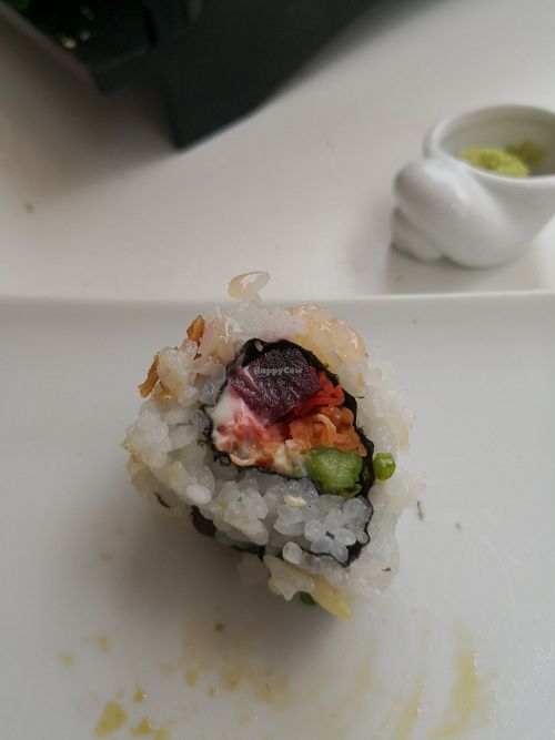 Beet, cream cheese, asparagus 8.5/10 at Legumi Sushi Vegan in Lisbon