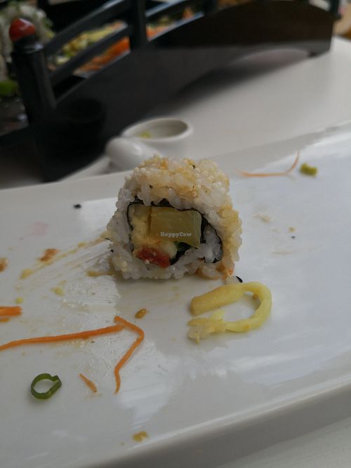 Pineapple, dried tomato, amaranth 8.5/10 at Legumi Sushi Vegan in Lisbon