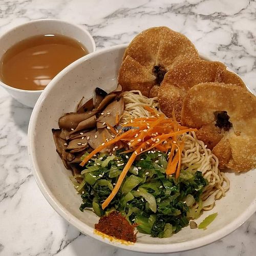 Wanton Kolo mee at Thunder Tree 擂茶树 - VivoCity in Central Singapore