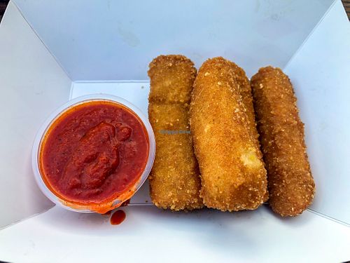 Notzarella Sticks at Munchies Vegan Diner in Santa Ana