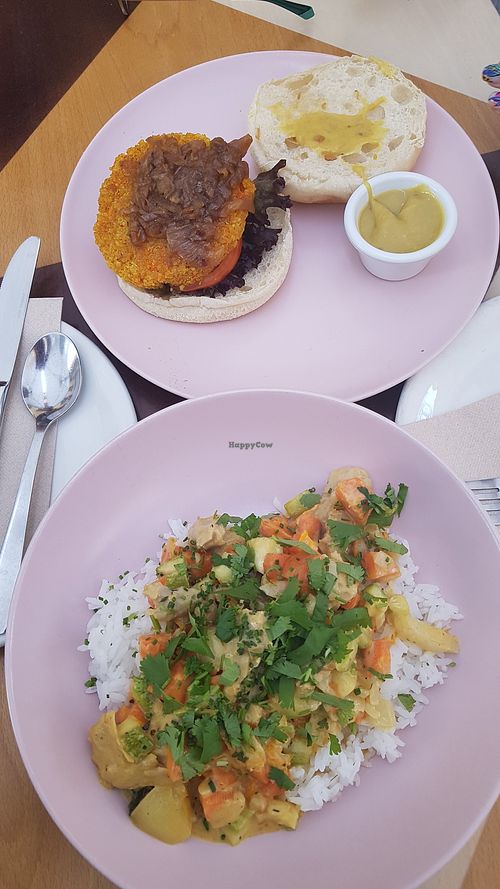 Christmas menu: coconut veg curry and quineo burger. at Pura Vida in Gran Canaria